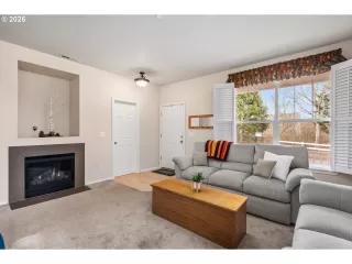 Photo #6: 243832988 Listing