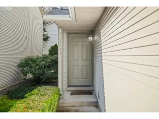 Photo #2: 24383318 Listing