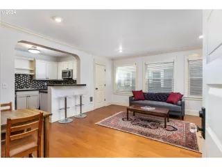 Photo #4: 24383547 Listing 