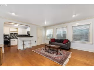 Photo #5: 24383547 Listing 