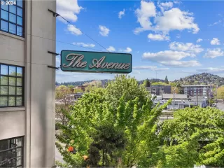 Photo #1: 24384008 Listing 