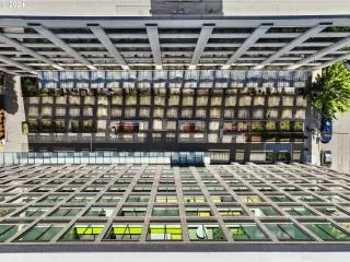 Photo #5: 24384008 Listing 