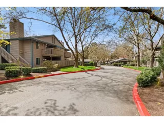 Photo #2: 24385069 Listing 