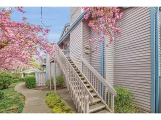 Photo #2: 24385079 Listing 