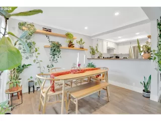 Photo #6: 24385079 Listing 