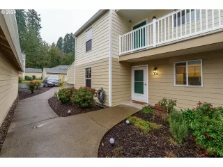 Photo #2: 24385521 Listing