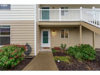 Photo #3: 24385521 Listing