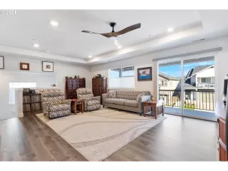 Photo #5: 24385912 Listing