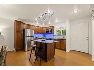 Photo #3: 24386449 Listing