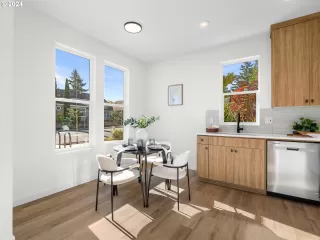 Photo #3: 24386692 Listing