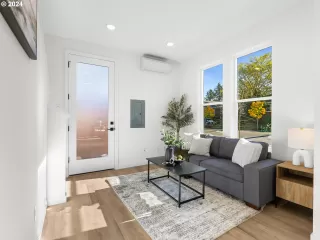 Photo #5: 24386692 Listing