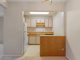 Photo #5: 24387080 Listing