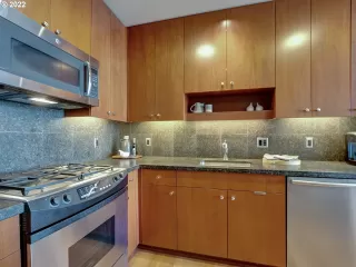 Photo #3: 24387319 Listing