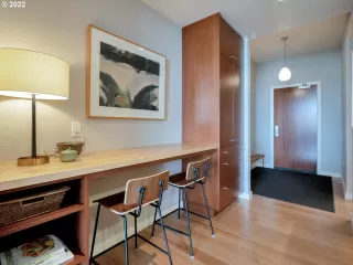 Photo #5: 24387319 Listing