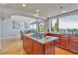 Photo #6: 24387923 Listing 