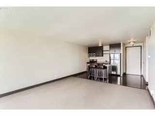 Photo #6: 24387926 Listing 