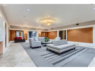 Photo #3: 24388596 Listing 