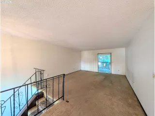 Photo #4: 243887319 Listing 