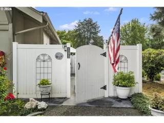 More Details about MLS # 24389216 : 13412 SE MCGILLIVRAY BLVD