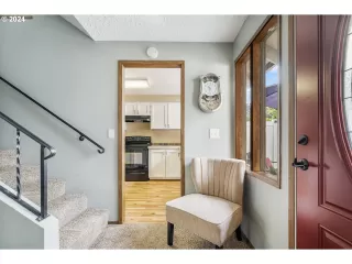 Photo #6: 24389216 Listing