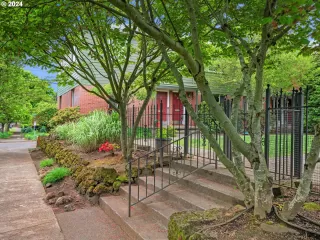 Photo #2: 24389221 Listing 