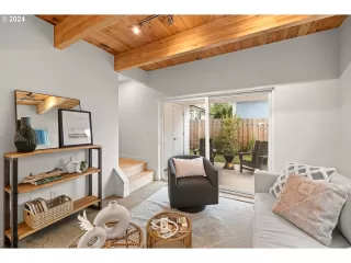 Photo #5: 24390281 Listing