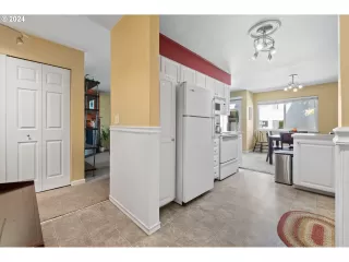 Photo #3: 24390314 Listing 