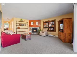 Photo #5: 24390314 Listing 