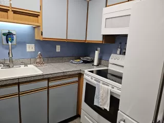 Photo #2: 24391166 Listing