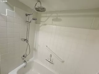 Photo #4: 24391166 Listing