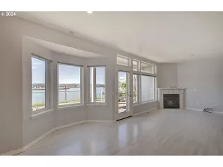 Photo #3: 24391567 Listing