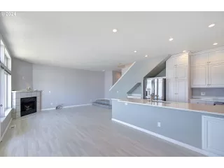 Photo #4: 24391567 Listing