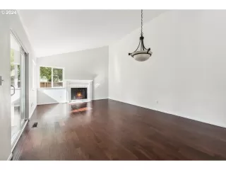 Photo #5: 24391890 Listing 