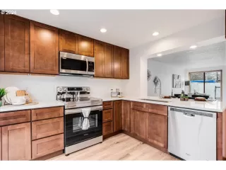 Photo #2: 24391932 Listing 