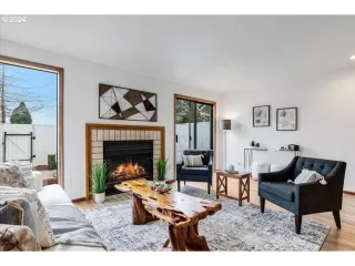 Photo #5: 24391932 Listing 