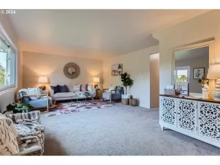 Photo #2: 24392844 Listing