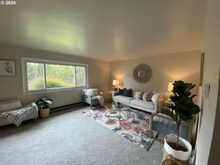 Photo #4: 24392844 Listing