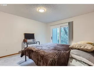 Photo #6: 24392844 Listing