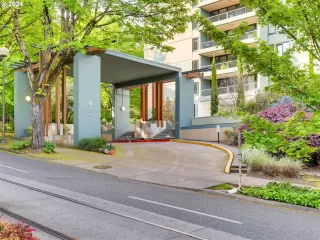 Photo #4: 24393057 Listing