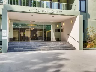 Photo #5: 24393057 Listing