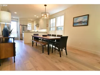 Photo #5: 24393472 Listing 