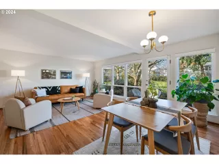 Photo #4: 24393483 Listing