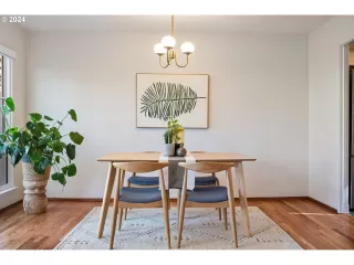 Photo #6: 24393483 Listing