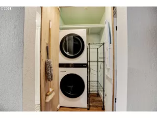 Photo #6: 24393566 Listing 