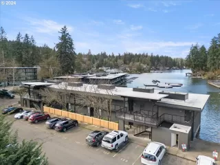 More Details about MLS # 24393880 : 668 MCVEY AVE 58