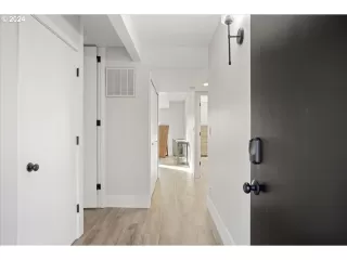 Photo #4: 24393880 Listing