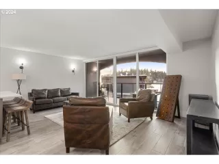 Photo #5: 24393880 Listing