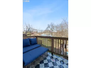 Photo #4: 24394090 Listing