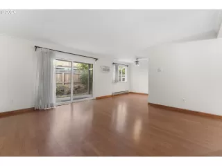 Photo #2: 24394113 Listing 