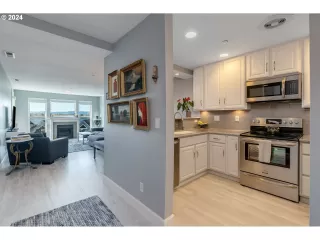 Photo #6: 24395244 Listing 